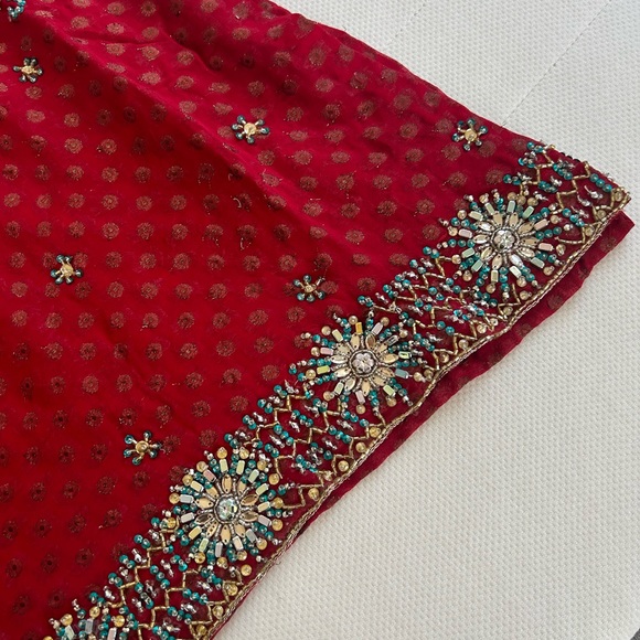 Salwar kameez - Picture 3 of 8